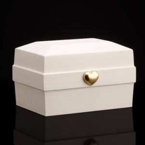 6101.15F_436 Box Urn with Gold Heart